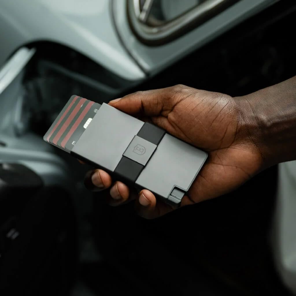 Ekster - Aluminum Cardholder Pro Wallet - All-Metal Aluminum Wallet for Men - Fits 7 Cards, RFID Blocking Layer, Ultra-Thin, Minimalist, Push Button, Card Access, Expandable, Trackable (Space Grey)