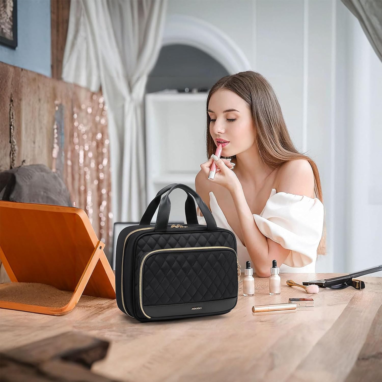 Travel Toiletry Bag Hanging Toiletry Bag for Women Water-resistant Cosmetic Makeup Bag for Full Sized Travel Essentials Must Have (Black)