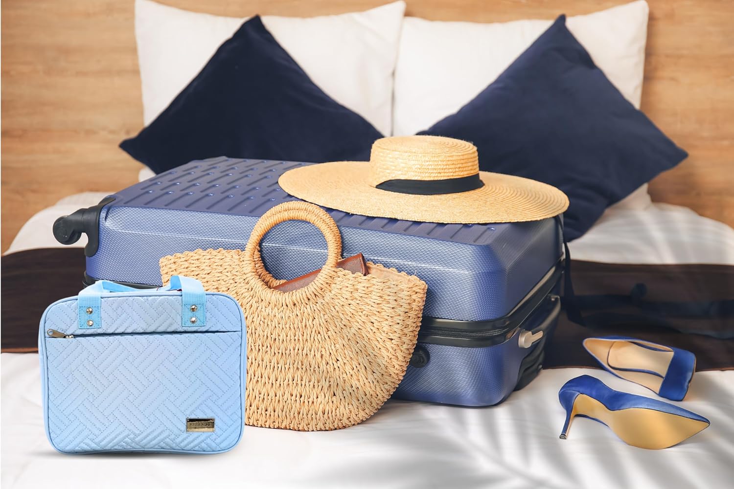 ESSENTE Women's Travel Toiletry Bag with Removable Pouch and Hanging Hook - Water Resistant Makeup Cosmetic Oraganizer with Multiple Compartments for Accessories (POWDER BLUE)